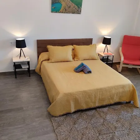 Vinas مالقة